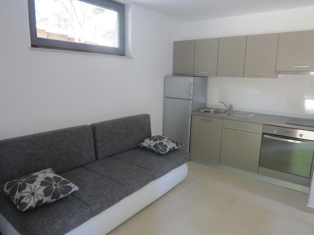 Camping Mia Bungalow & Mobile Home Biograd Na Moru Rum bild