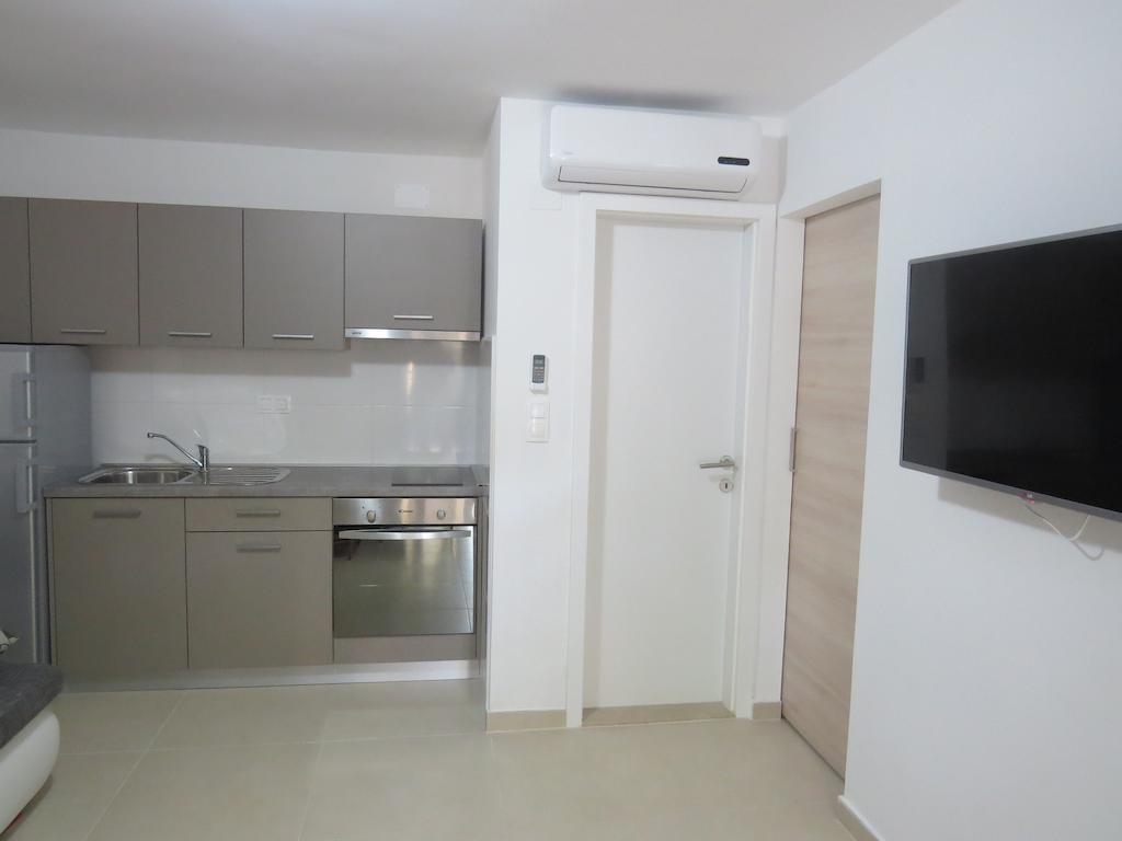 Camping Mia Bungalow & Mobile Home Biograd Na Moru Rum bild